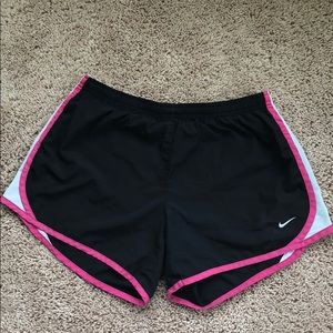 Nike Dri Fit size XL girls equals a 4 in women